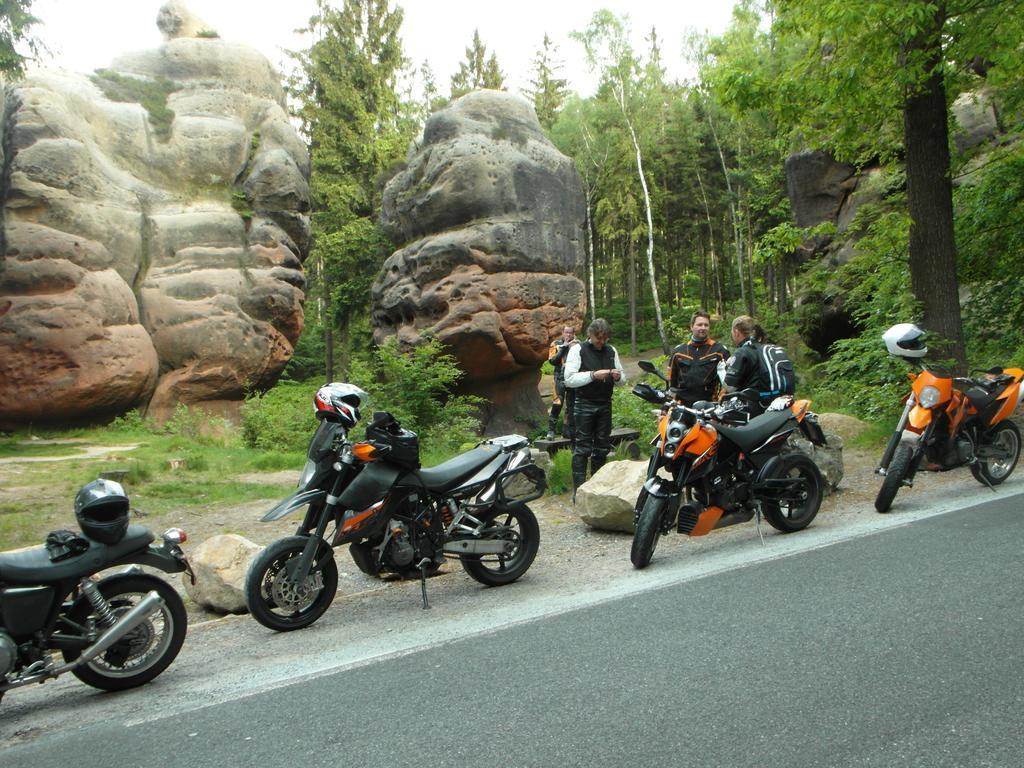 Wanderhotel Sonnebergbaude Waltersdorf  Esterno foto