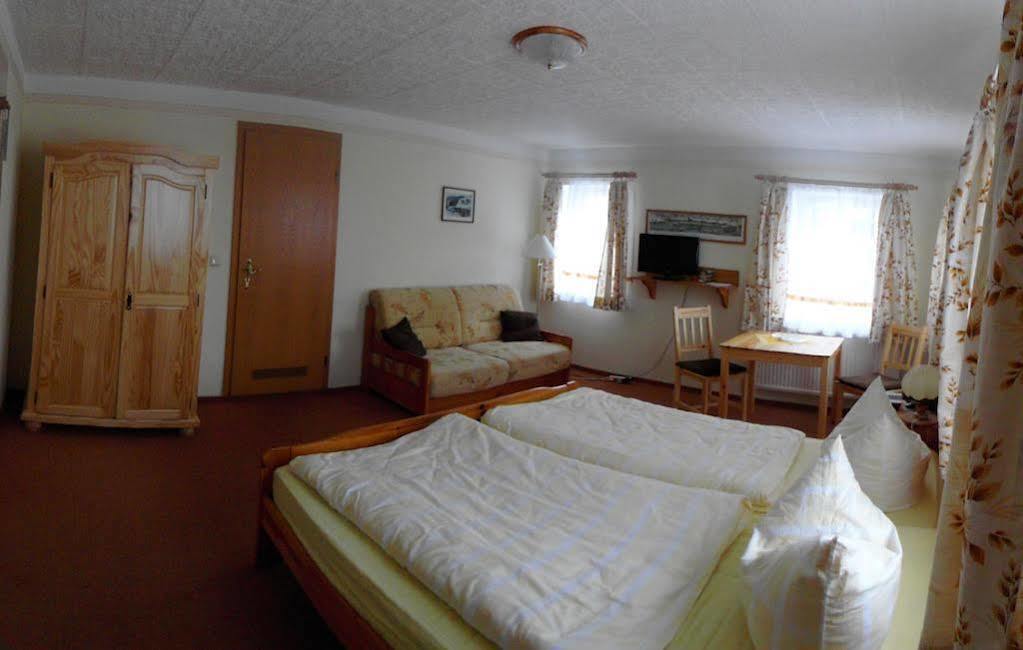 Wanderhotel Sonnebergbaude Waltersdorf  Esterno foto